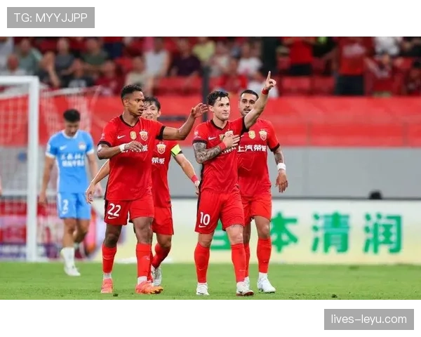 亚冠联赛再攀高峰，世界波惊艳全场助球队续写荣耀新篇章