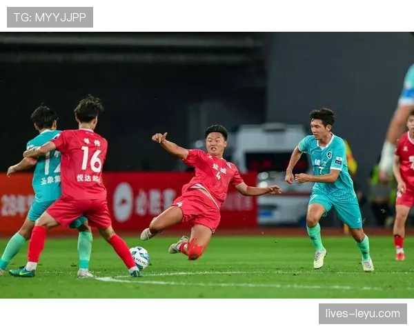 德甲积分榜风云再起:劲旅强势登顶,争冠形势愈发胶着 德甲积分榜风云再起:劲旅强势登顶,争冠形势愈发胶着