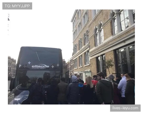 利物浦荣耀加冕欧联杯，彰显球队持续提升的强大竞争力