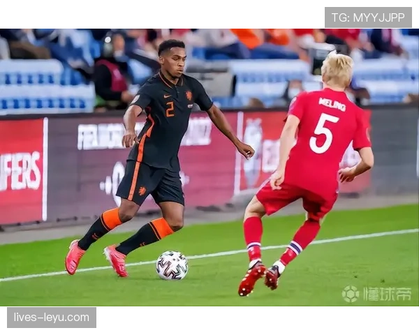 国际米兰三中卫体系战术变化受限，对赛季竞争力形成影响